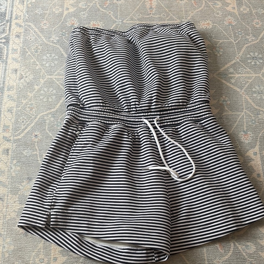 Abercrombie Neoknit (NWOT) Strapless Romper